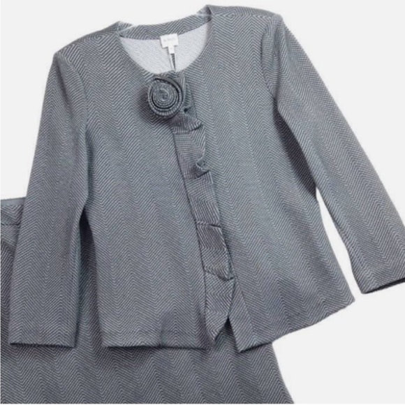 Armani Collezioni Gray Knit Button Front Rosette Accent Fitted Designer Blazer 6 - Picture 1 of 9